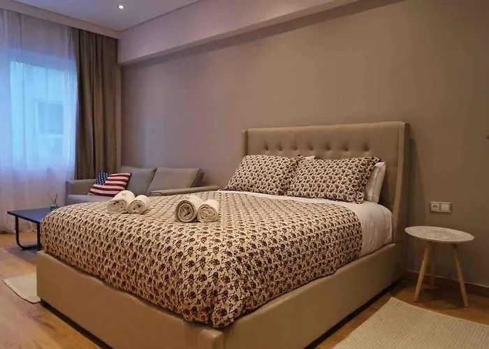 Royal Blue Grand Suite No 4 Piraeus Port
