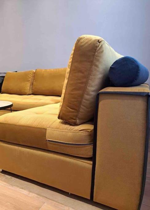 Royal Blue Grand No 4 Port Apartment *